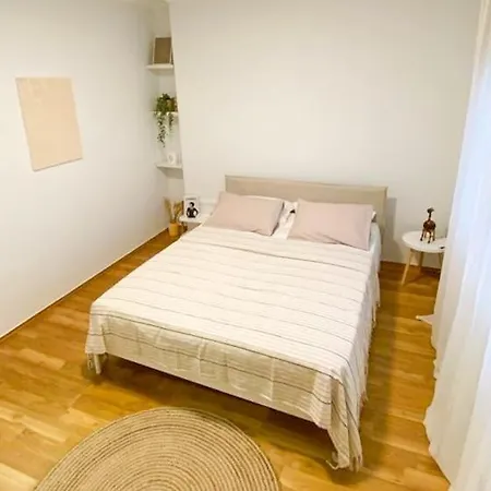 Boho Style In Center Of 아파트 티라나